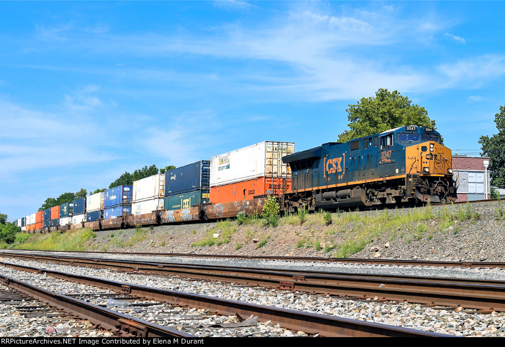 CSX 3347 on I-158